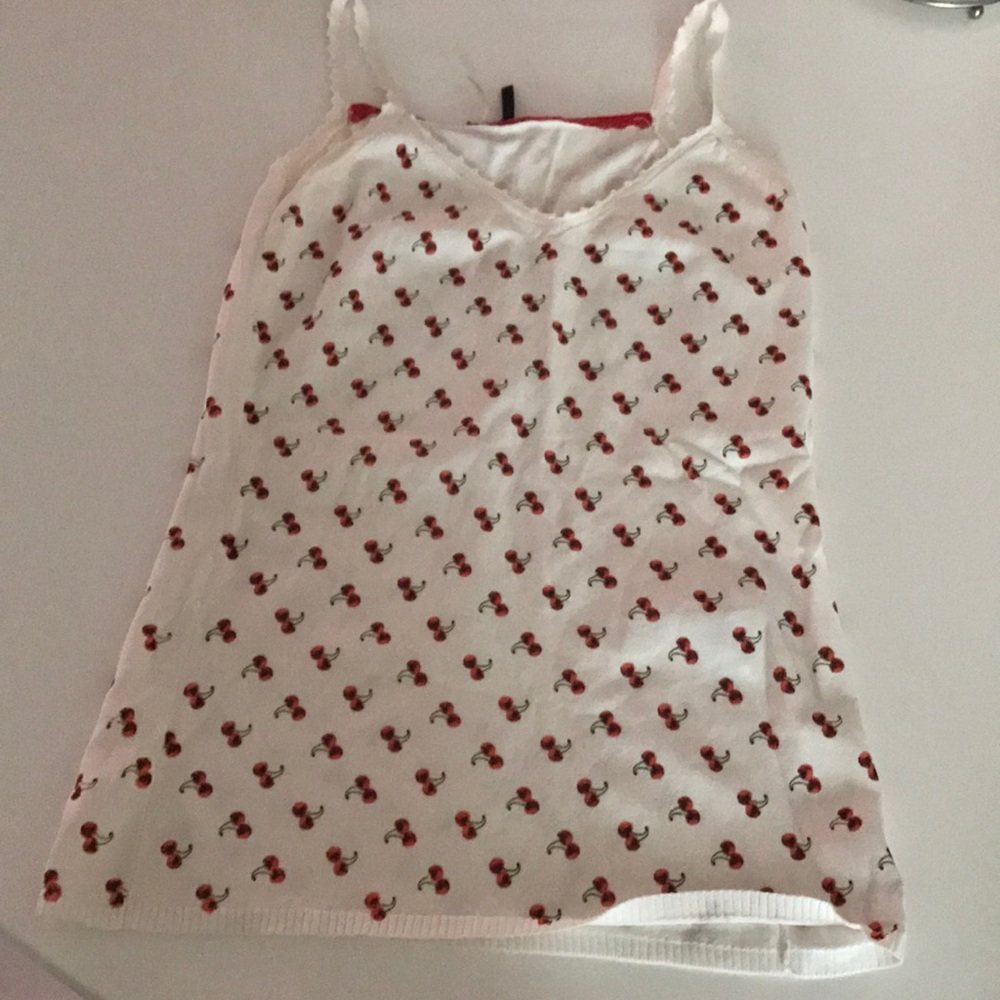 Guess Cherry white shirt